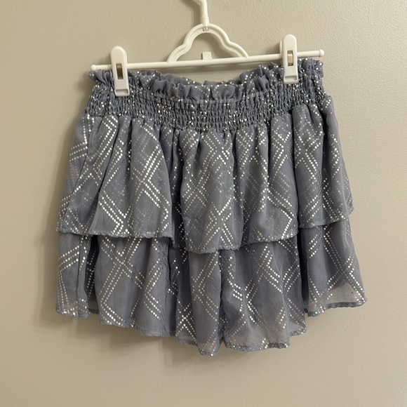 Adorable skirt with adjustable tie; size L; great condition - Picture 2 of 3